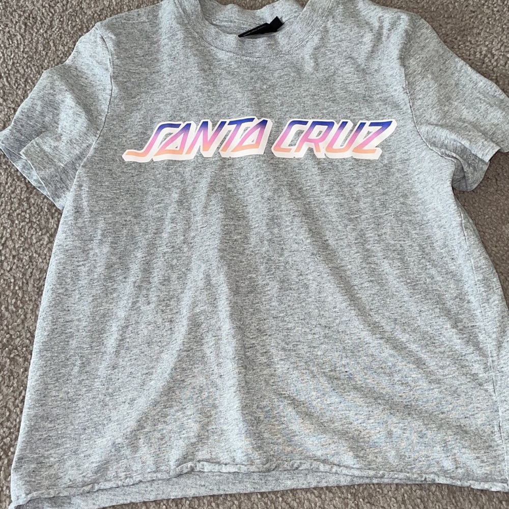 Santa Cruz crop top tee.